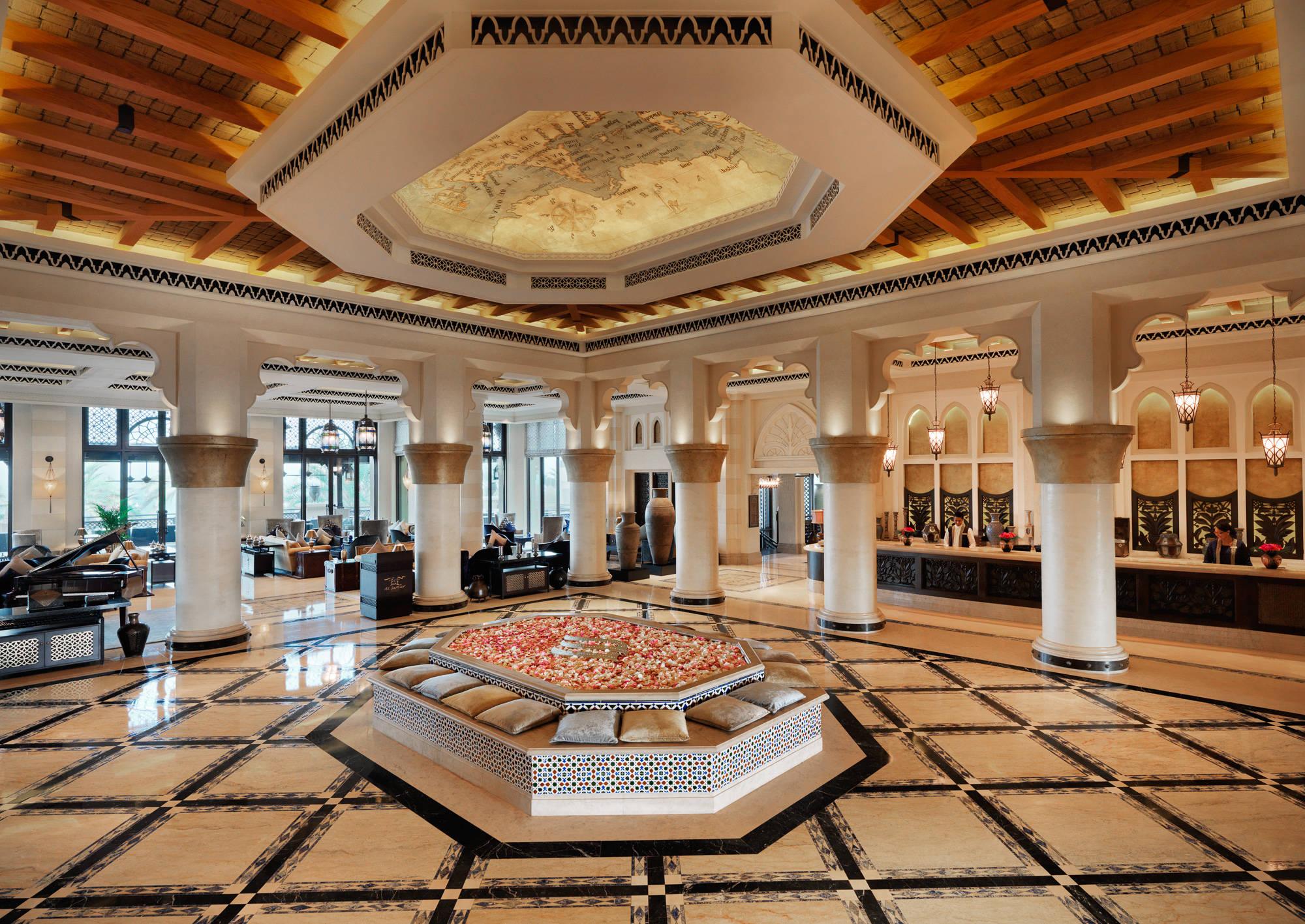 Jumeirah Mina Al Salam ดูไบ ภายนอก รูปภาพ The lobby of the hotel