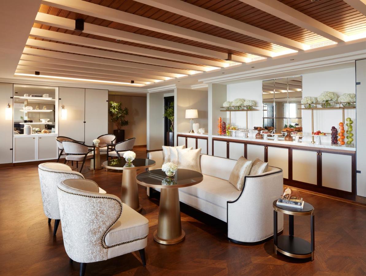 Jumeirah Mina Al Salam ดูไบ ภายนอก รูปภาพ The private lounge at the airport
