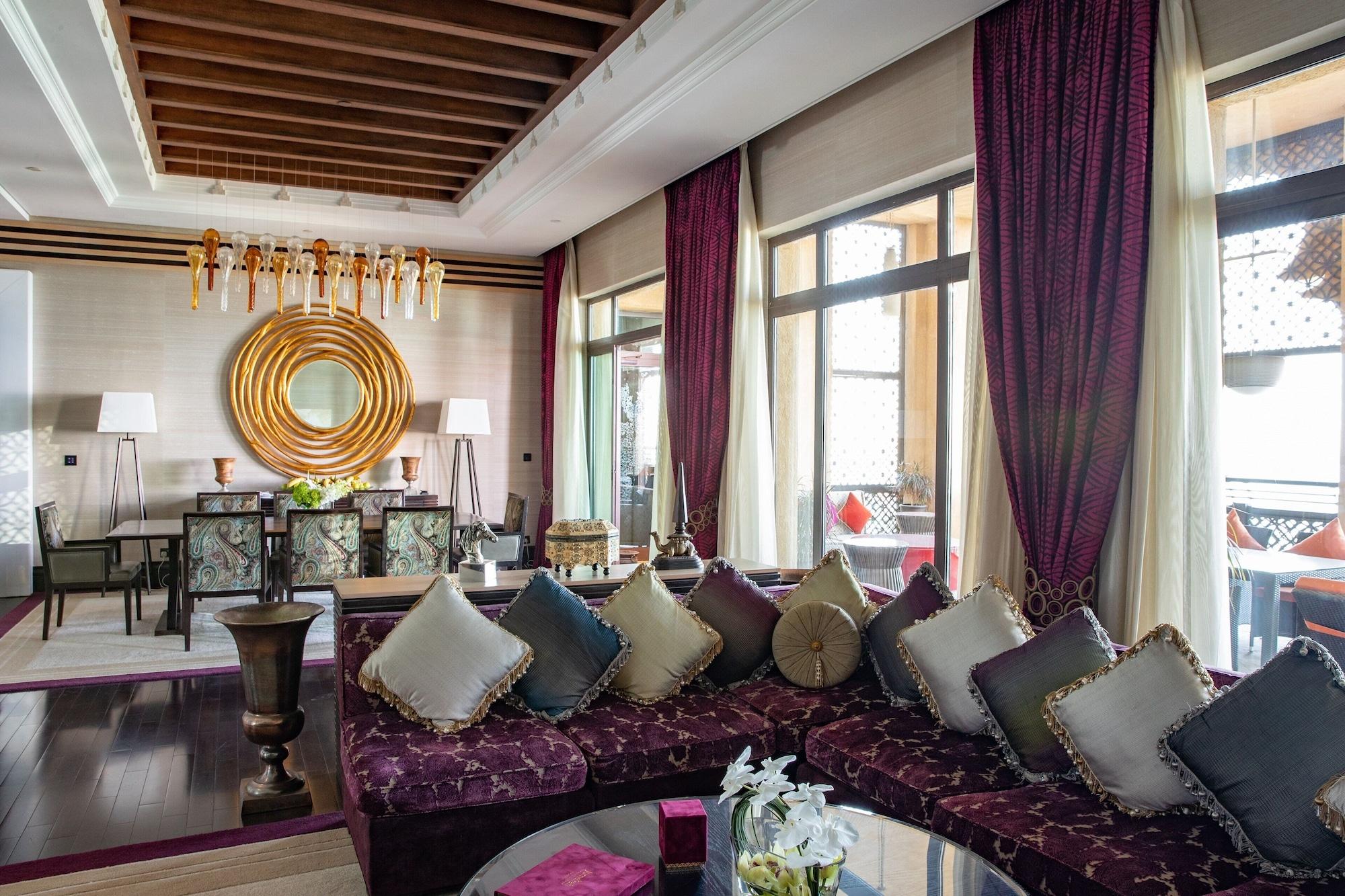 Jumeirah Mina Al Salam ดูไบ ภายนอก รูปภาพ The interior of the hotel