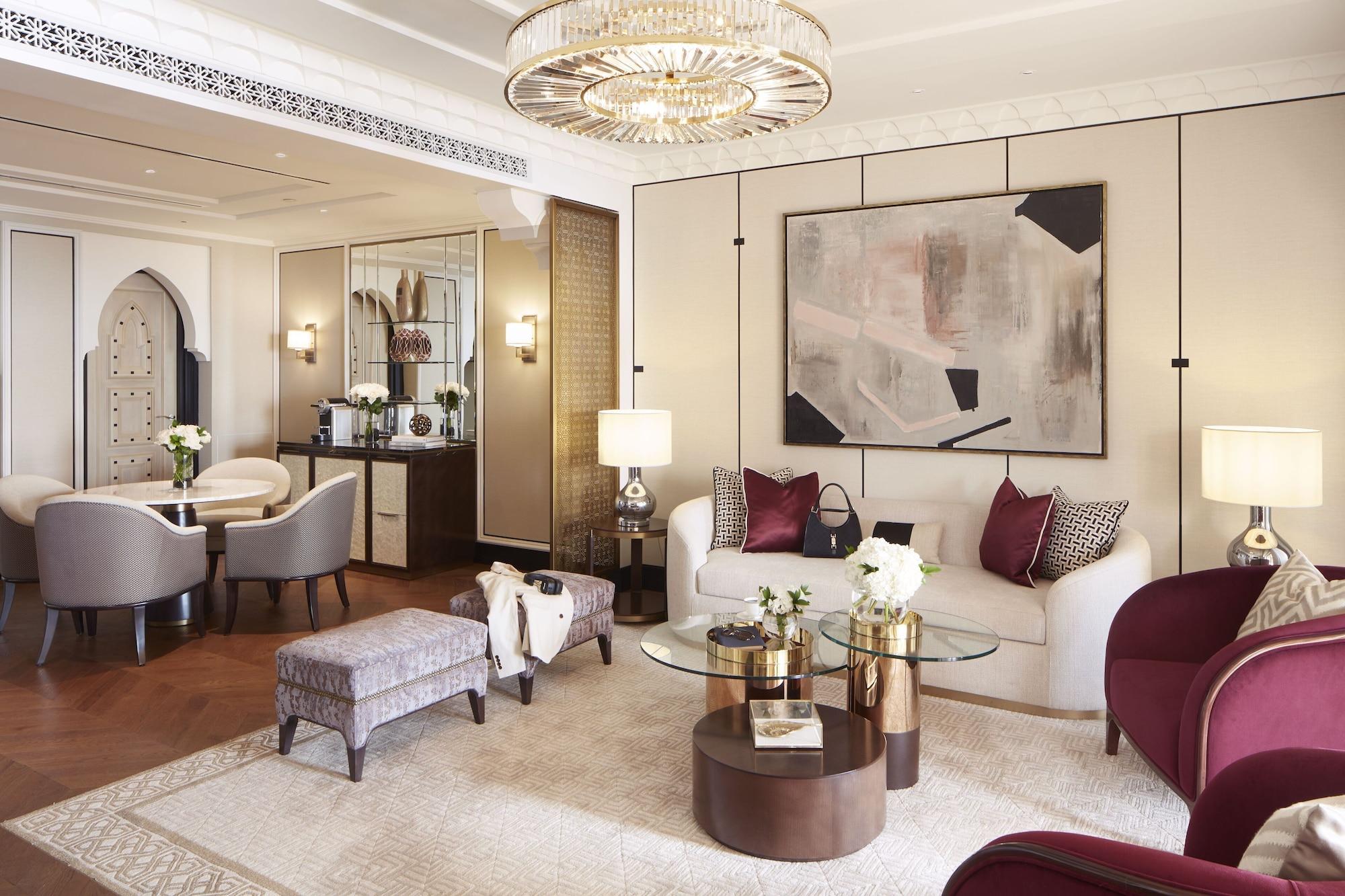 Jumeirah Mina Al Salam ดูไบ ภายนอก รูปภาพ A suite at the Ritz-Carlton, DIFC