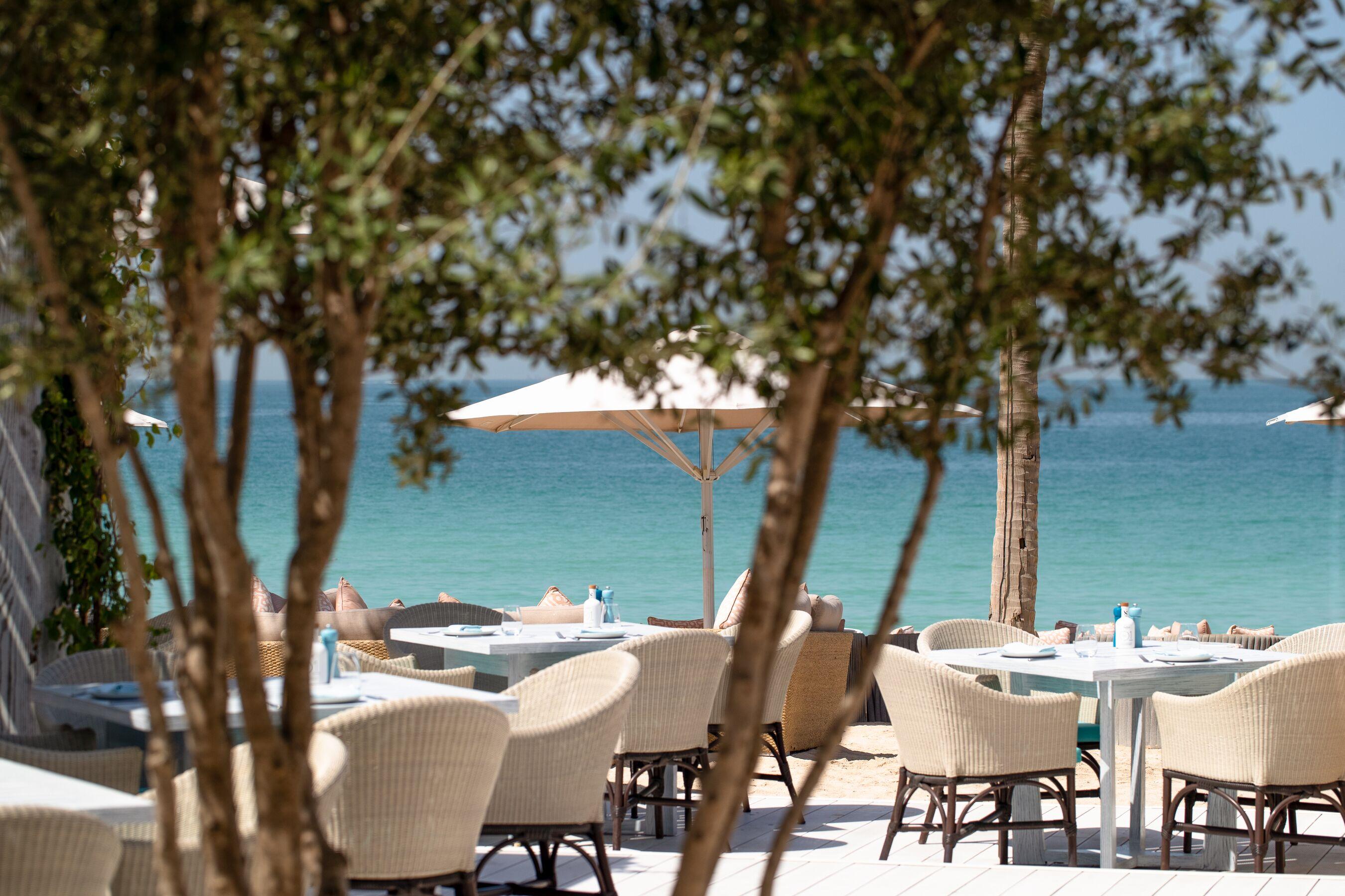 Jumeirah Mina Al Salam ดูไบ ภายนอก รูปภาพ Beach at the Four Seasons Hotel
