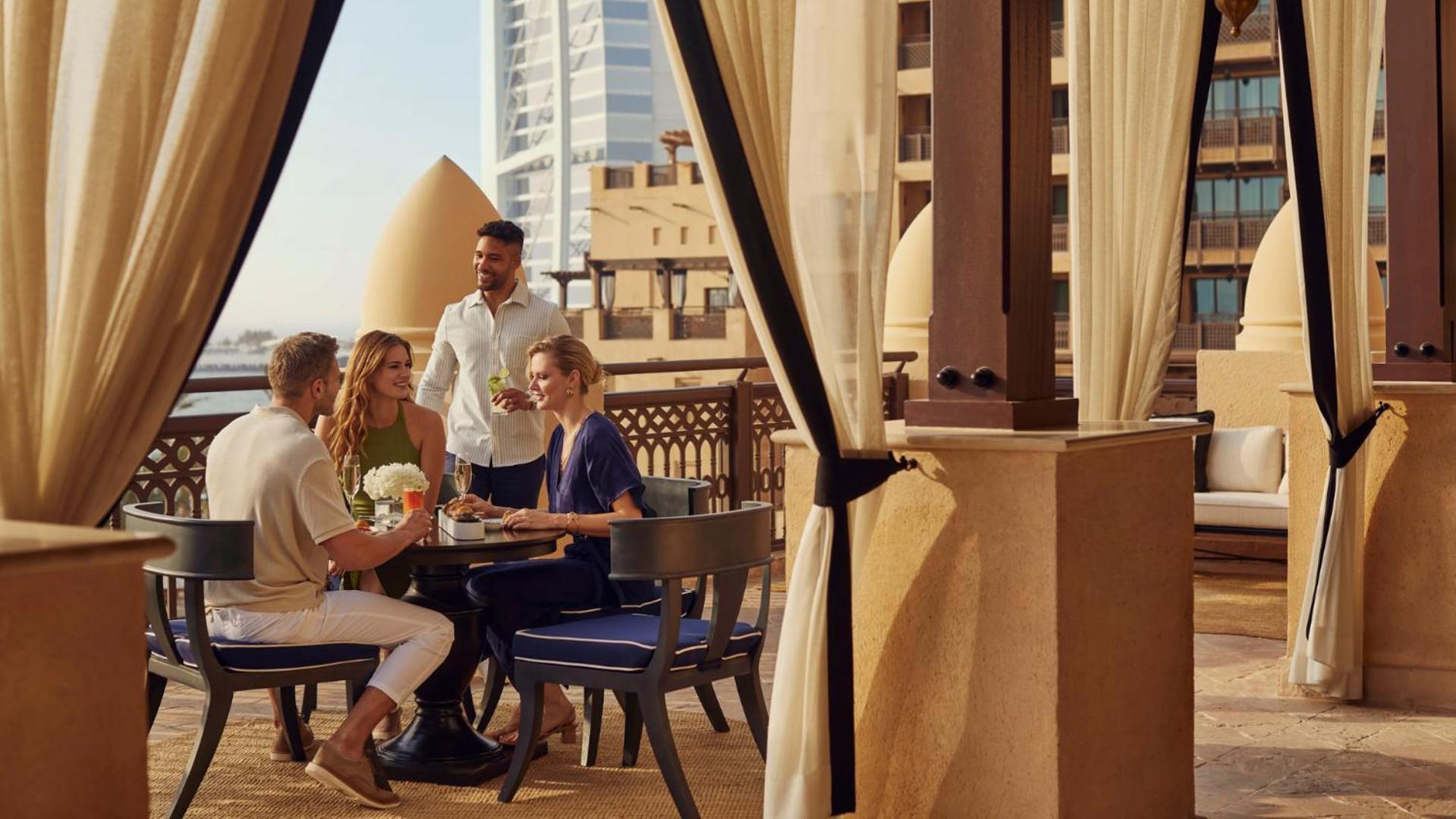 Jumeirah Mina Al Salam ดูไบ ภายนอก รูปภาพ The Terrace Lounge