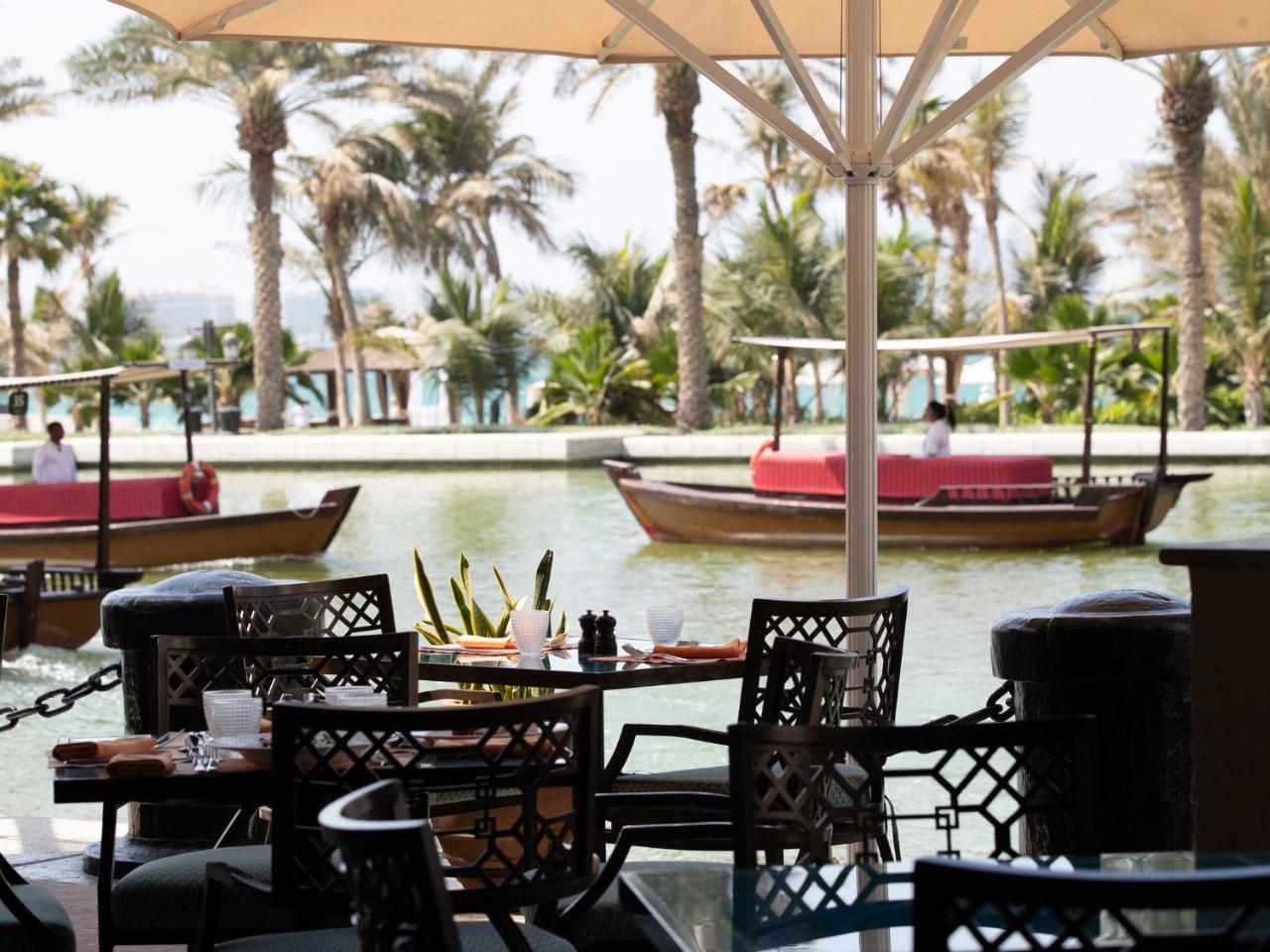Jumeirah Mina Al Salam ดูไบ ภายนอก รูปภาพ The Creek Restaurant